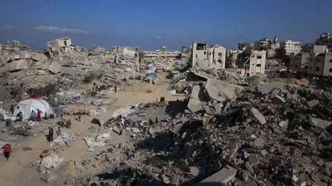 Military Tanks Push into Major Gazan Residential Area